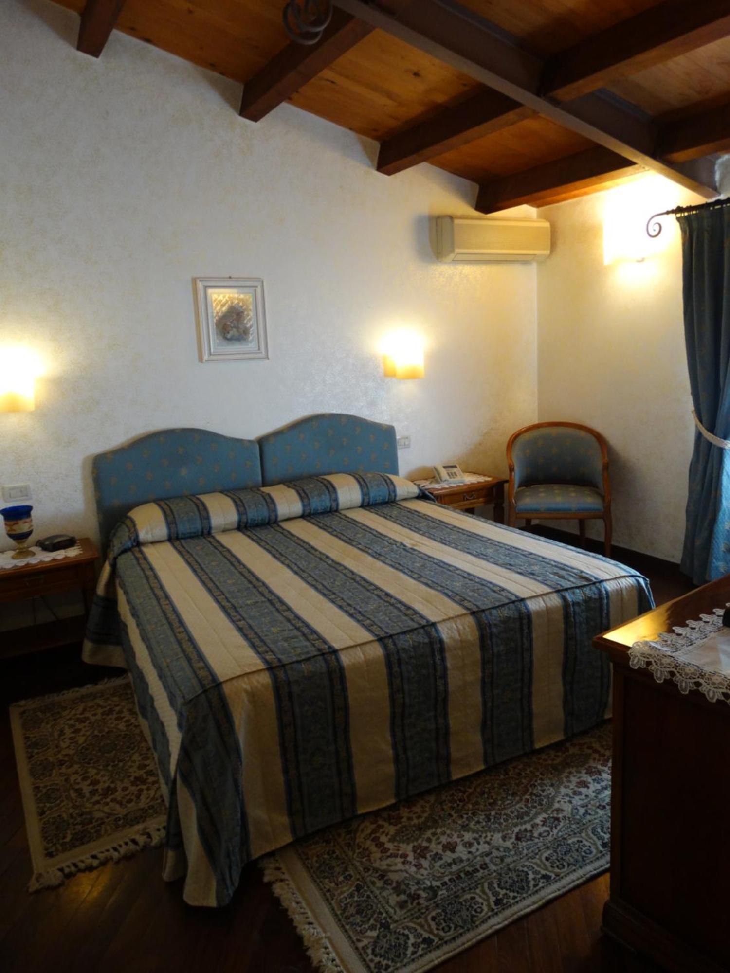 Hotel San Giuseppe Gerace Exteriör bild